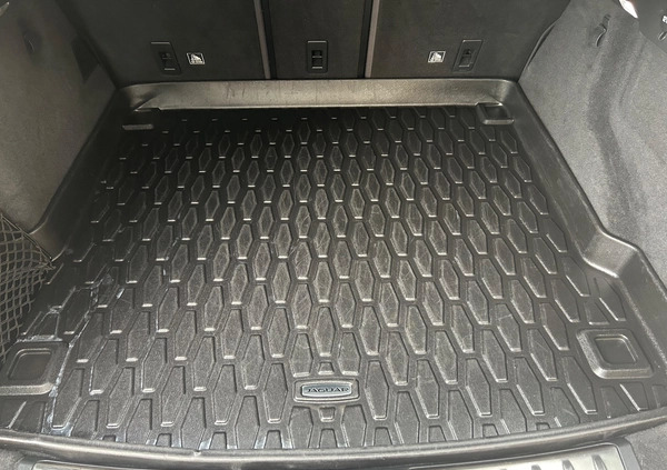 Jaguar F-Pace cena 133999 przebieg: 106220, rok produkcji 2019 z Trzcińsko-Zdrój małe 781
